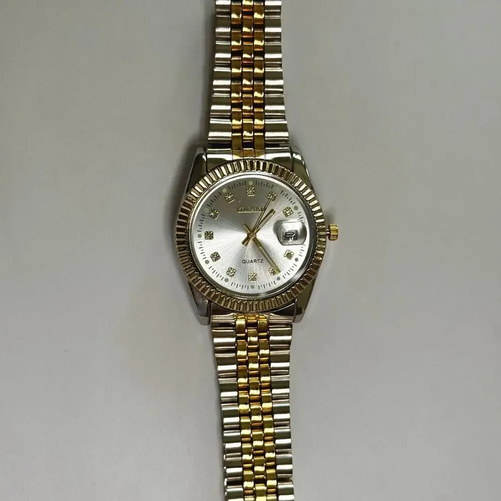 Y2K Gold Silver Quartz Watch with Patterned Dial Date Window Unisex 8.5